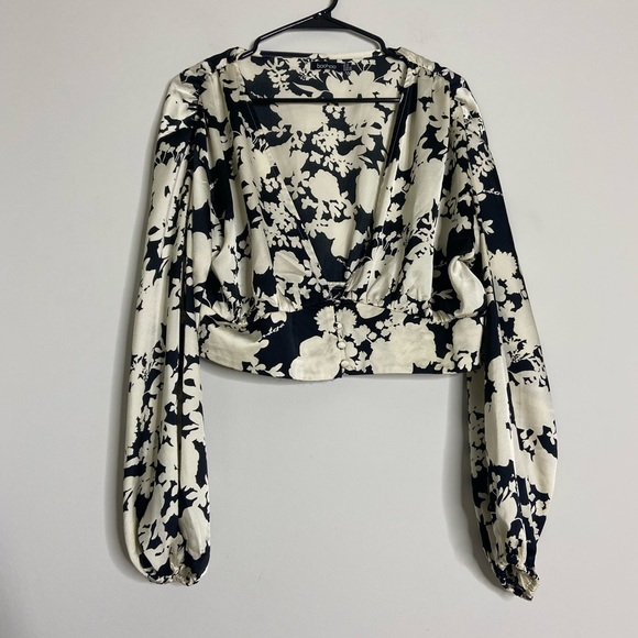 Boohoo Tops - Boohoo blouse